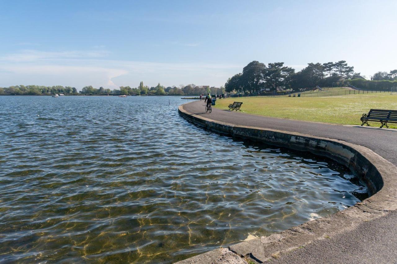 Park Lake View Poole Buitenkant foto