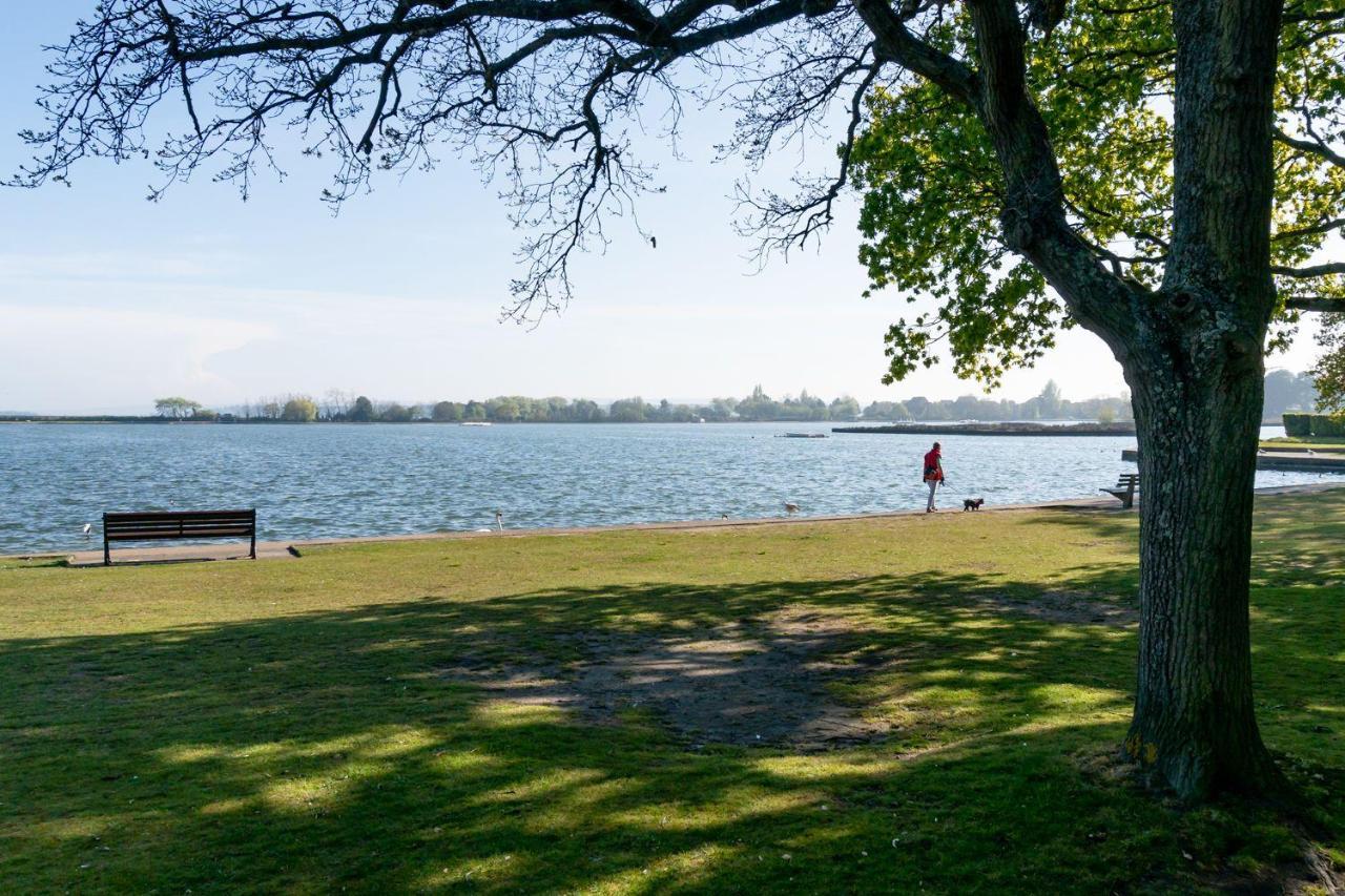 Park Lake View Poole Buitenkant foto
