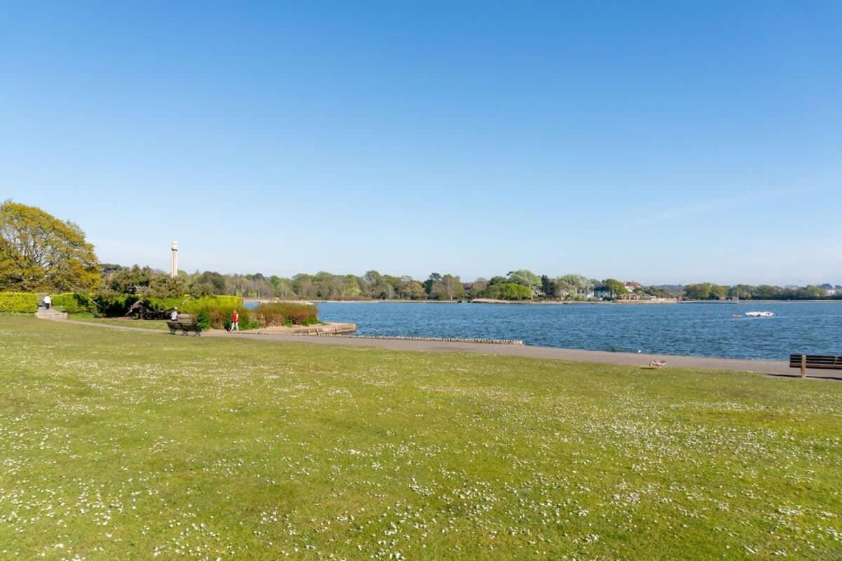 Park Lake View Poole Buitenkant foto